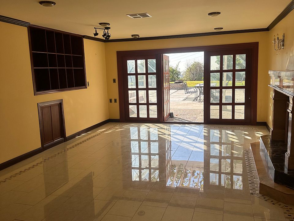 1st image of 525 Camino Verde