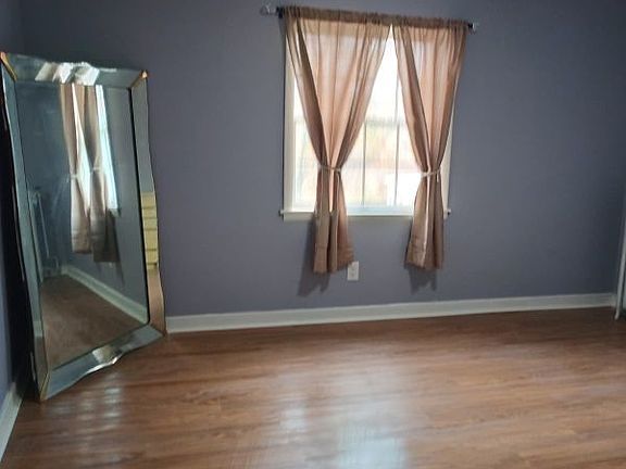 5th image of 657 Pine Hill St