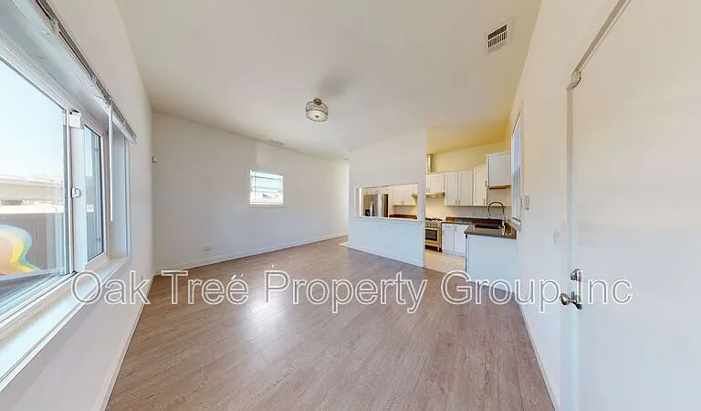 2317 Martin Luther King Jr Way — Photo 2
