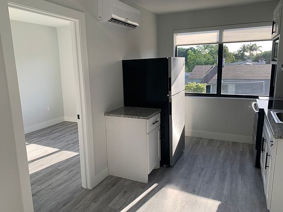 5th image of 1639 Madison St APT 6