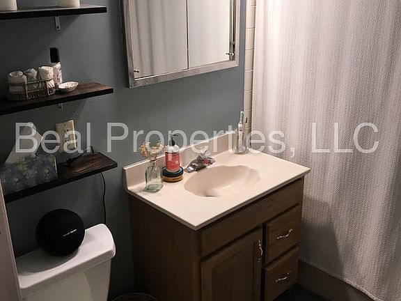 3rd image of 767 Waterman St