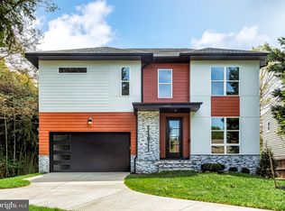 6645 Hallwood Ave, Falls Church, VA 22046