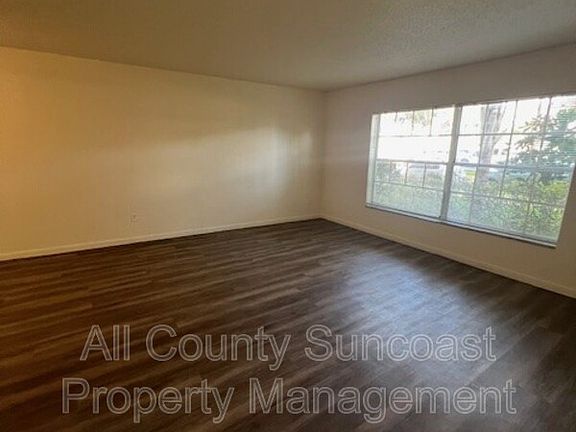 5th image of 1830 Dr Martin Luther King Jr St N APT 103