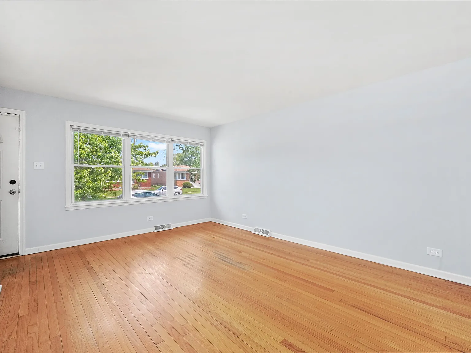 409 Adams St — Photo 2