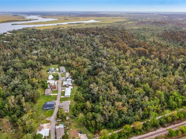 Ridge Rd, Des Allemands, LA 70030