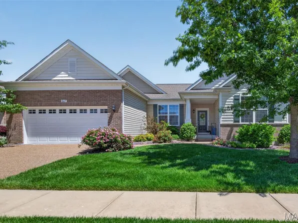 607 Falconcrest Dr, Lake Saint Louis, MO 63367