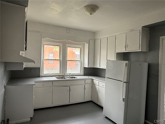 5th image of 509 Hudson St #11