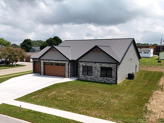 3rd image of 203 Crestwood Dr