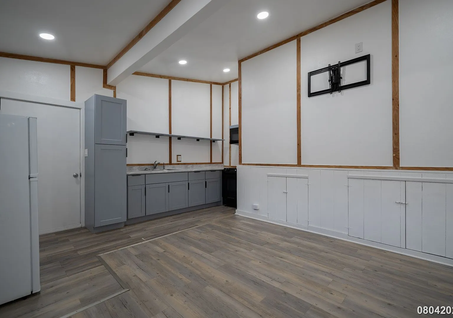 1bd 1ba with Parking - Dogs negotiable $2350 94-1167 Kahuahale St — Photo 4