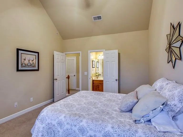 3043 Newport Valley Cir — Photo 15