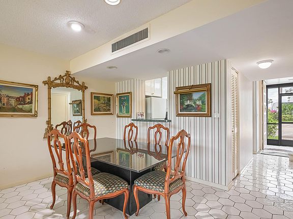 4th image of 4541 Luxemburg Court