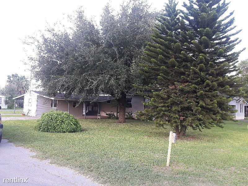 2nd image of 805 Main Grove St