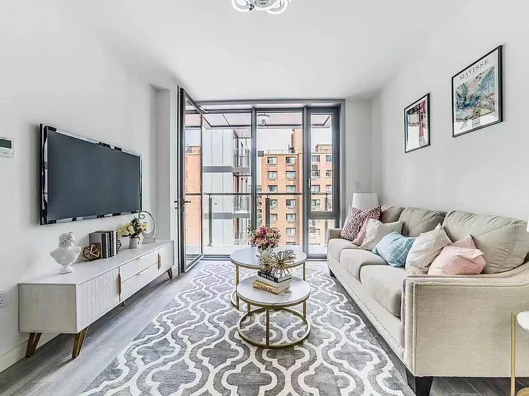 14427 Sanford Ave #4S — Photo 3