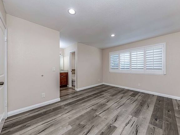 5th image of 10635 El Campo Ave
