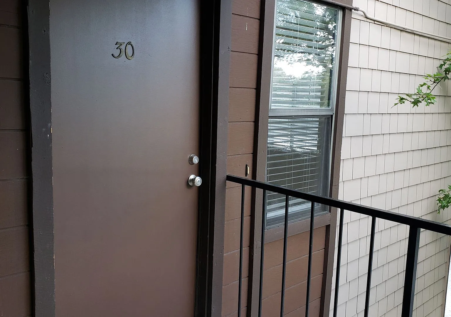$1,600 Per Month For This Spacious Remodeled 2 Bed/2bath 1036 Sq Ft 2nd Floor Unit With A/C & Poo... — Photo 4