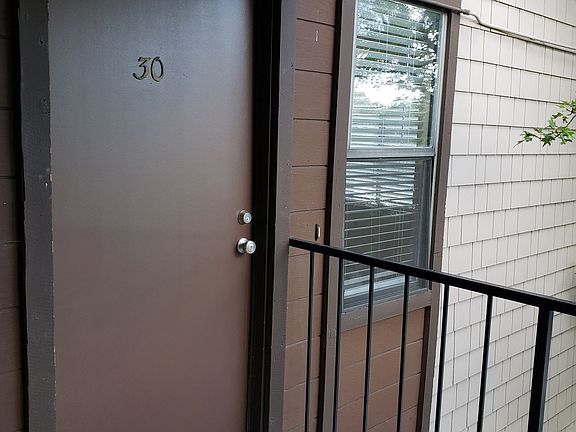 4th image of 1465 E Peckham Ln APT 30