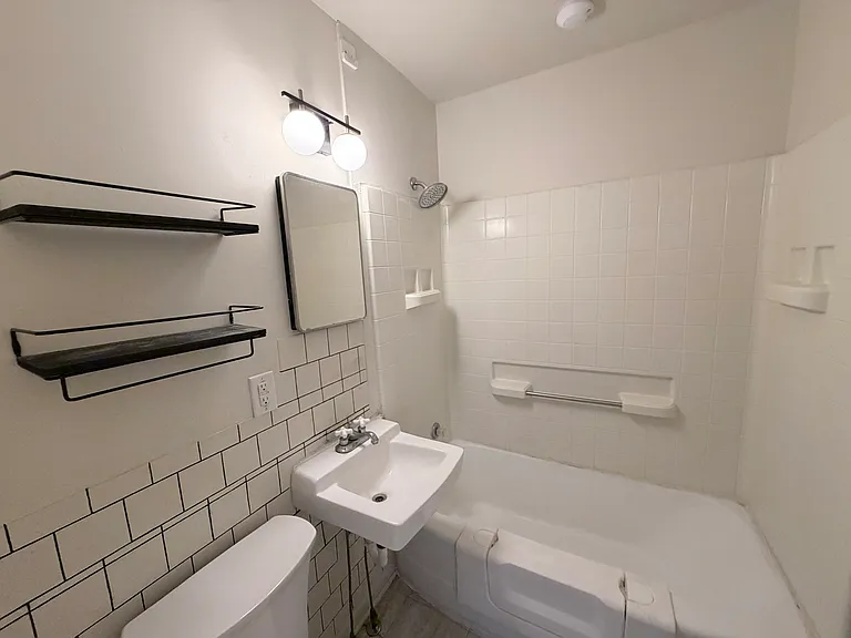 1900 Chipeta Ct — Photo 10
