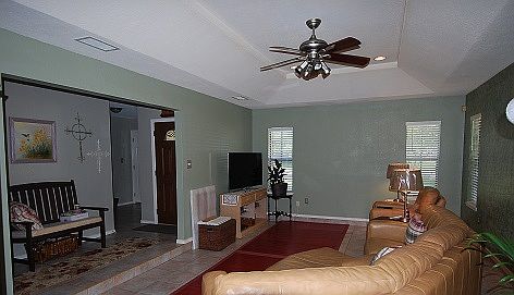 2nd image of 3817 Bourbon St