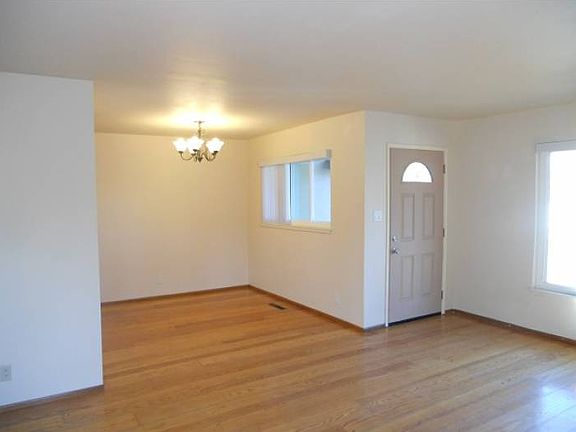 living rm toward dining