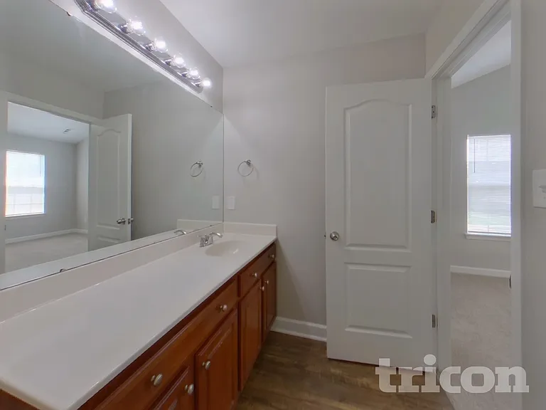 506 Glencroft Dr — Photo 7