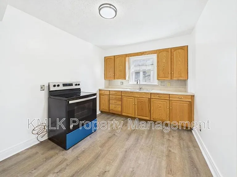 407 Washington St NE — Photo 14