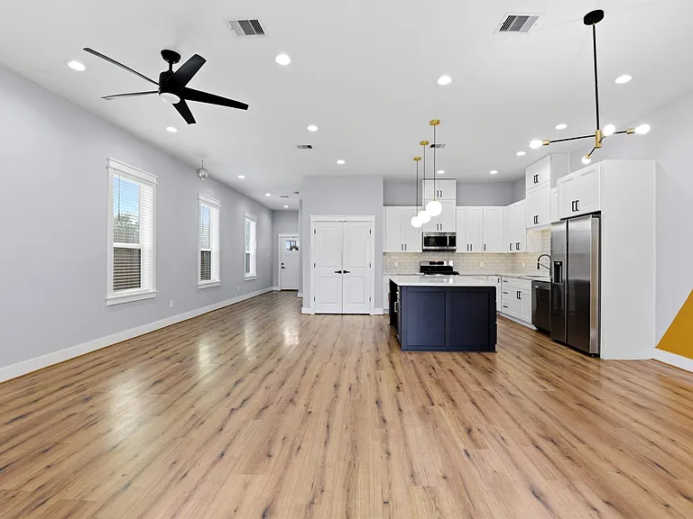 6476 Tc Jester Blvd — Photo 7