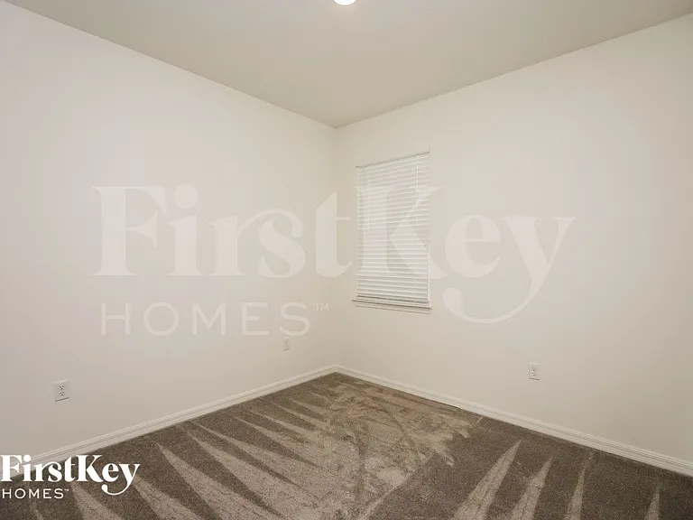 336 Corbel Ln — Photo 10