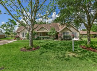 2004 E Marys Creek Ln, Pearland, TX 77581