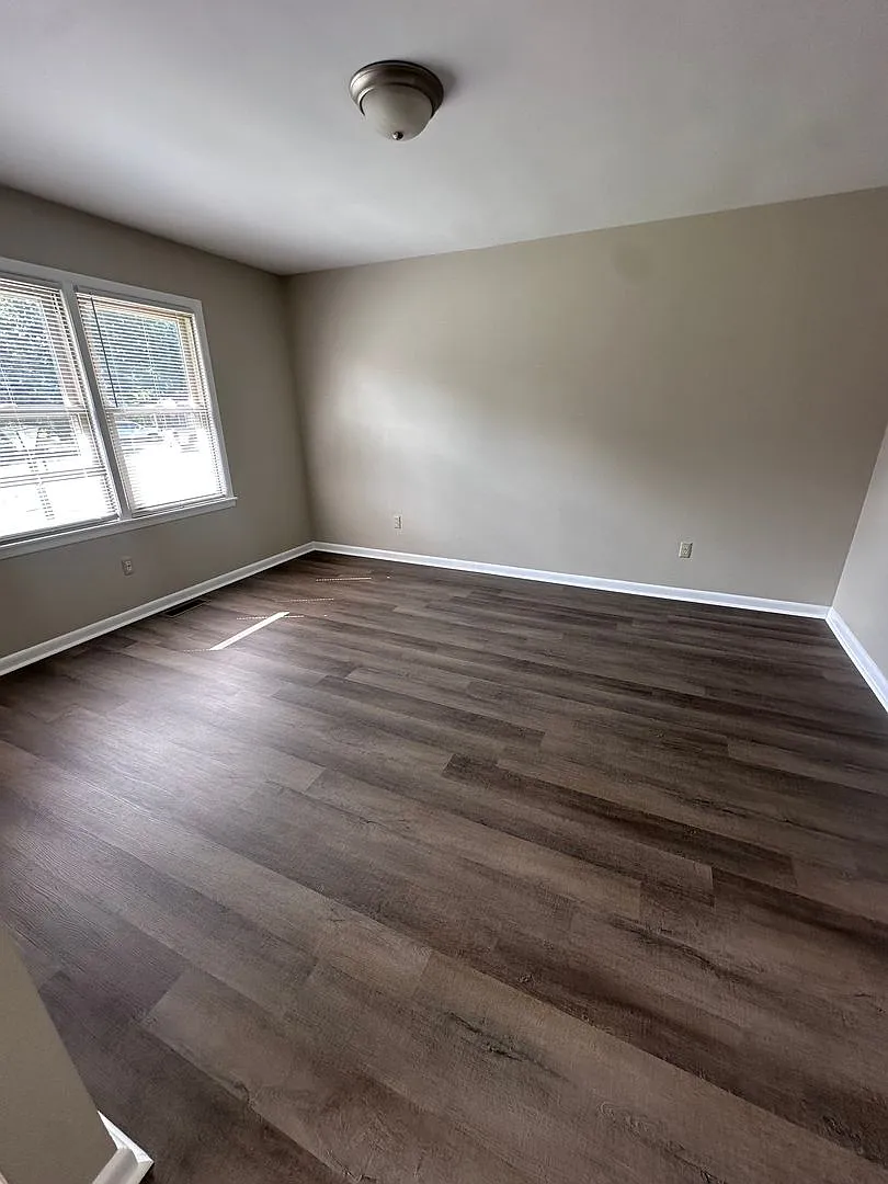 706 Fremont Drive — Photo 3