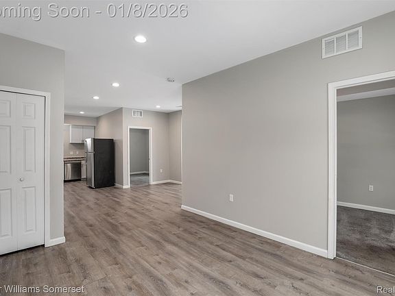 5th image of 1119 Custer St