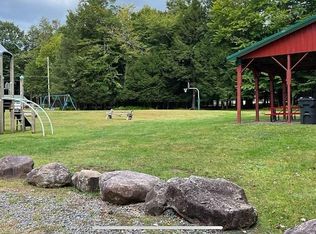 10 Lakeside Dr #B317, Albrightsville, PA 18210