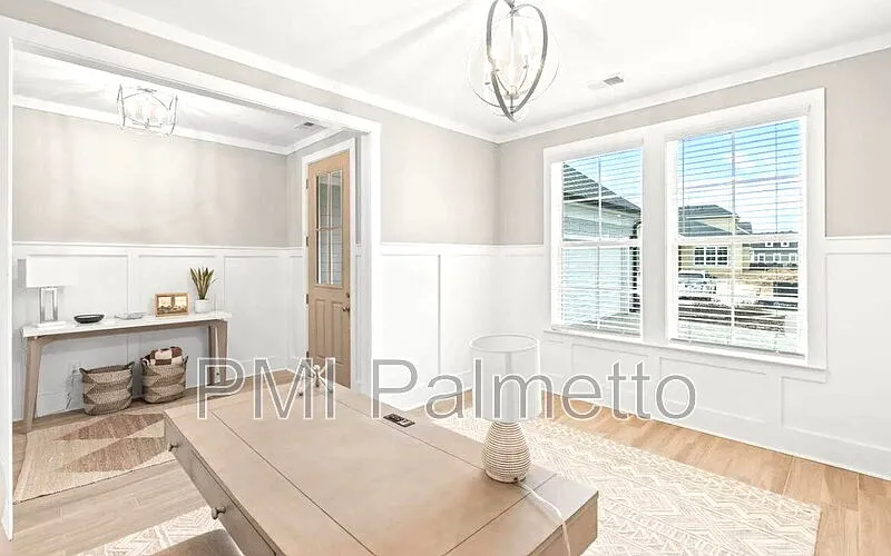 3 bed, 2.5 bath, 2448 sqft, $4,600 — Photo 4