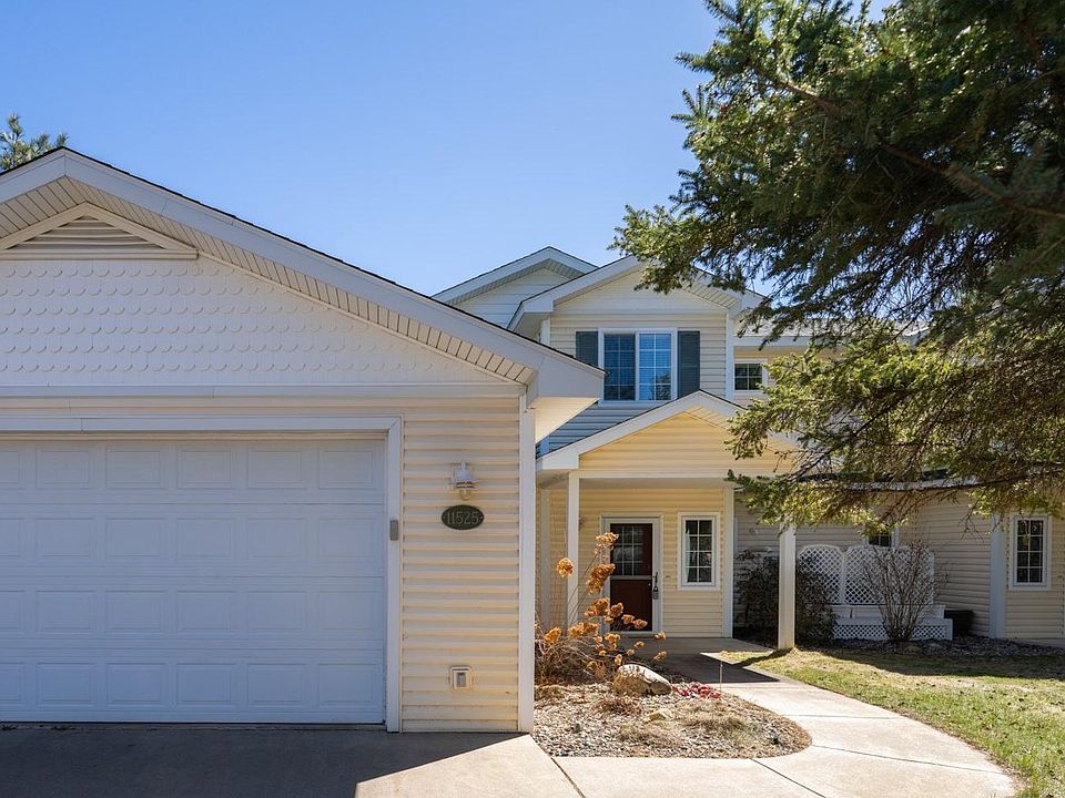 1st image of 11525 Bay Pointe Dr #4B