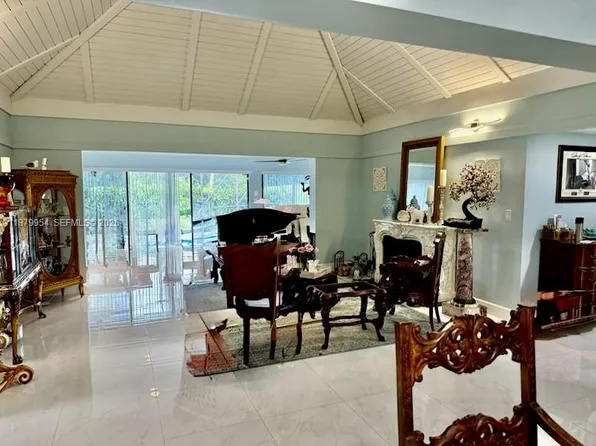 4713 Holly Dr, Tamarac, FL 33319