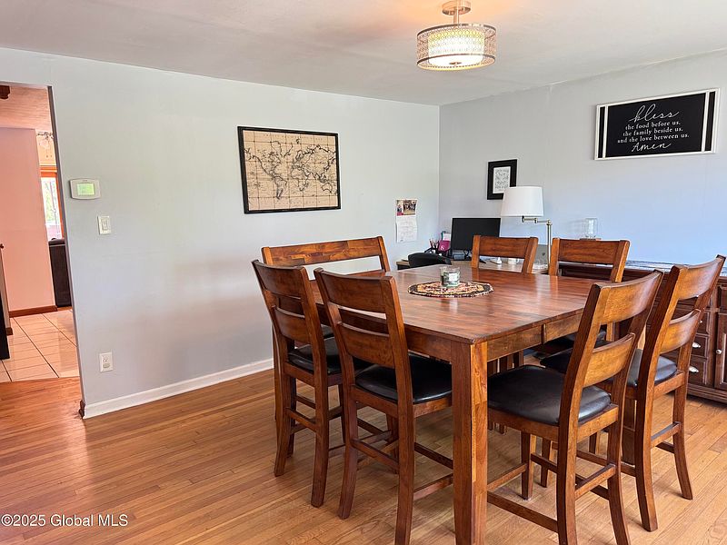 3rd image of 14 Wendom Road