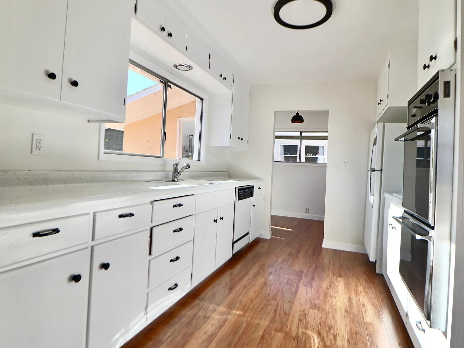 2 bed, 1270 sqft, $3,150 — Photo 3