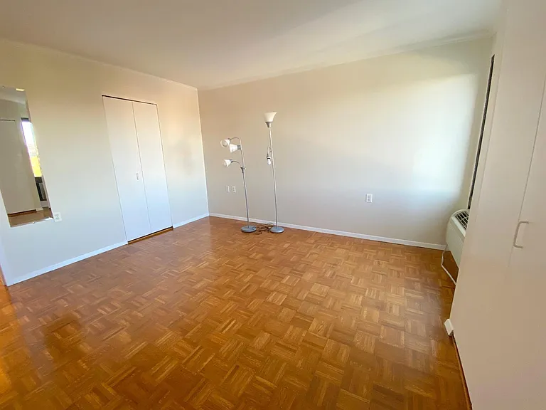 1105 Massachusetts Ave #8H — Photo 3