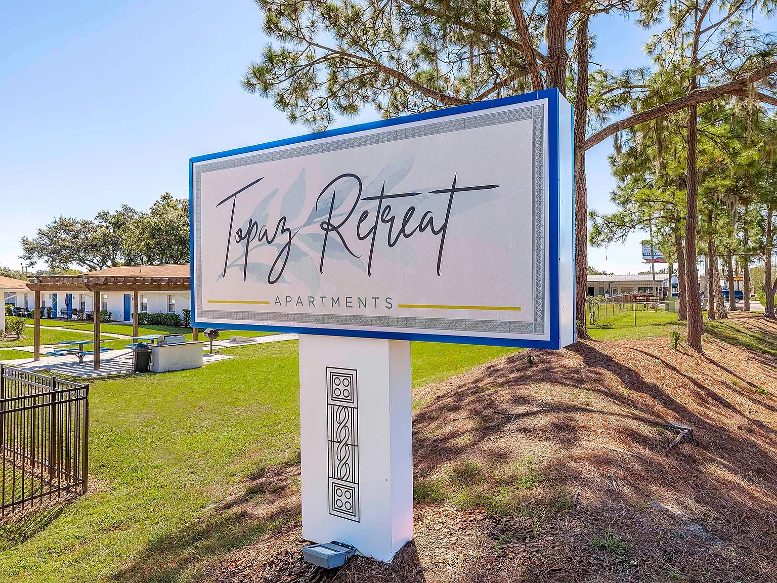 Topaz Retreat — Photo 2