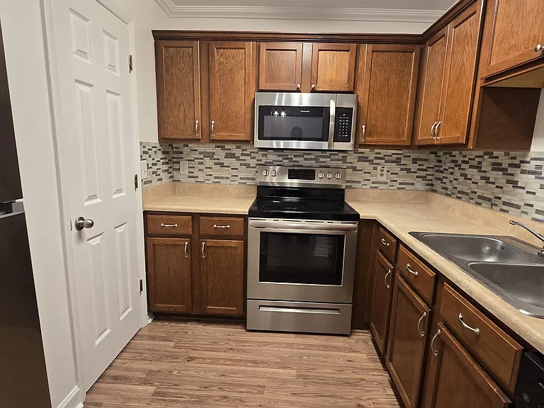 313 Westcliff Ctr — Photo 19