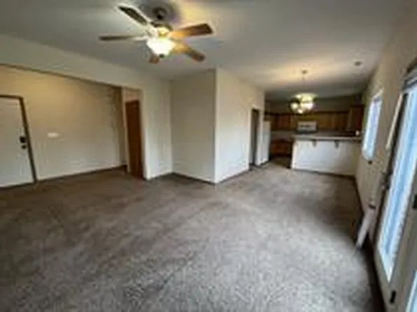 1513 Park Ave APT A, Warrensburg, MO 64093