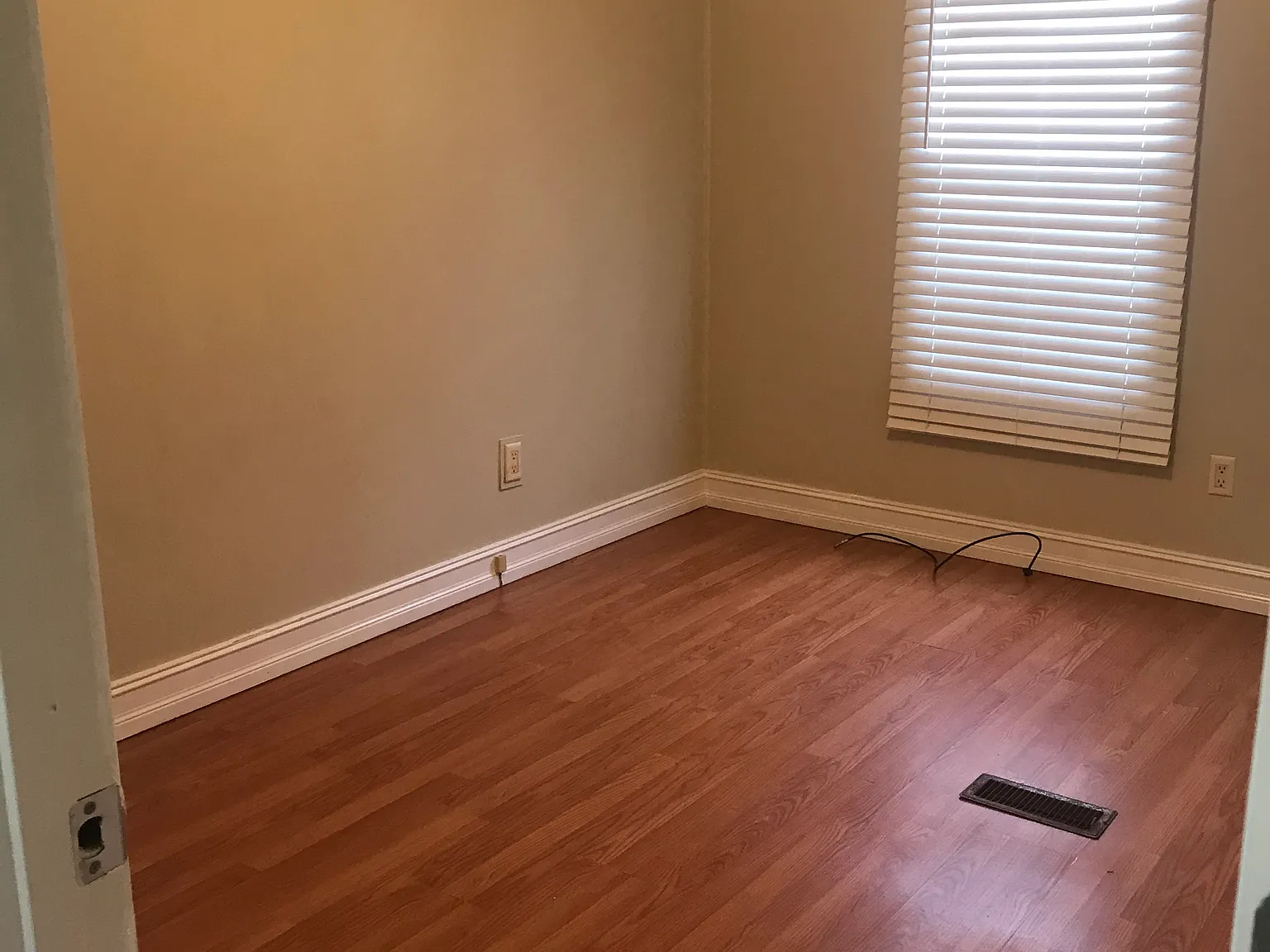 3 bed, 1280 sqft, $1,150 — Photo 4