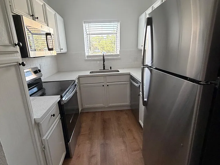 2323 Fairwind Rd #105 — Photo 16