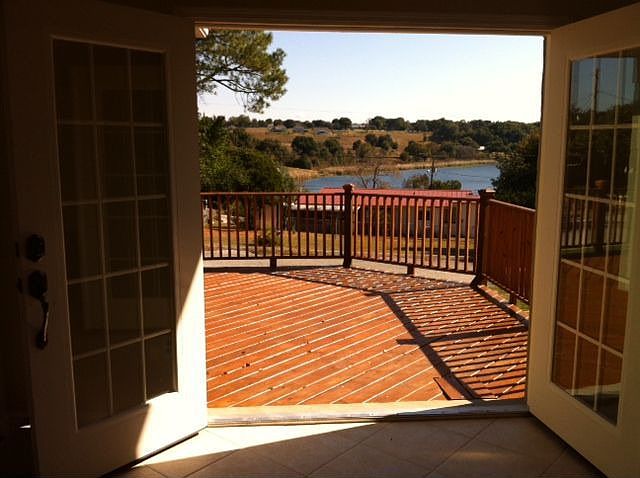 french doors leading to patio/deck