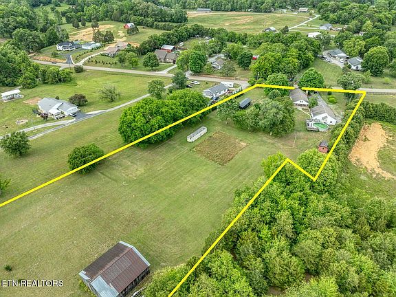4th image of 1533 Middlesettlements Rd