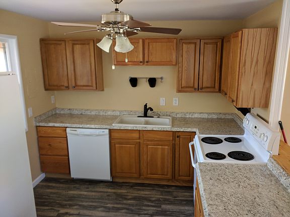 3rd image of 2720 Meadowlark Ln