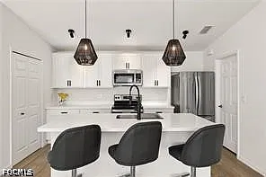 3 bed, 2.0 bath, 1400 sqft, $2,200 — Photo 3