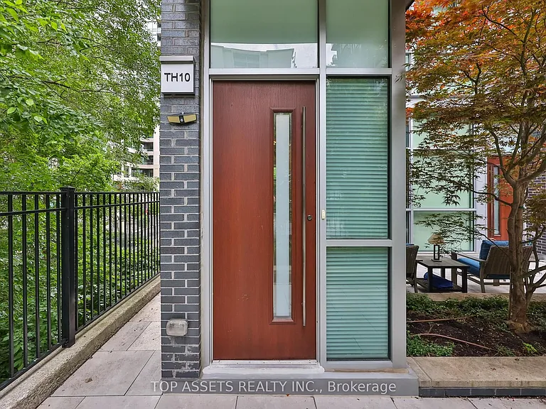 101 Erskine Ave #Townhouse 10 — Photo 3