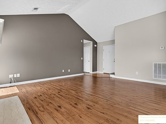 Living room to entry way