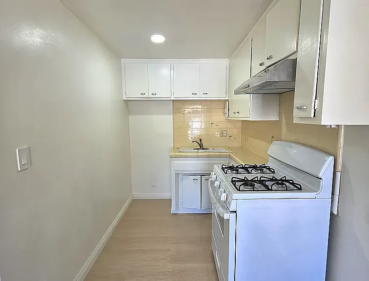 5912 1/2 Fayette St — Photo 6