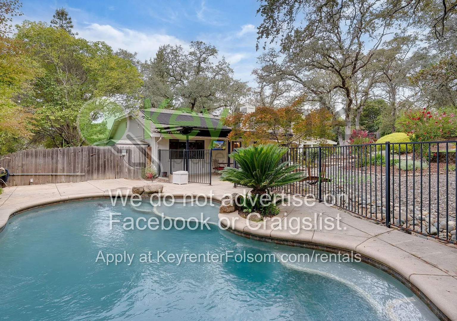 Beautiful 4-Bedroom Home with Private Pool & Landscaped Backyard! — Photo 4